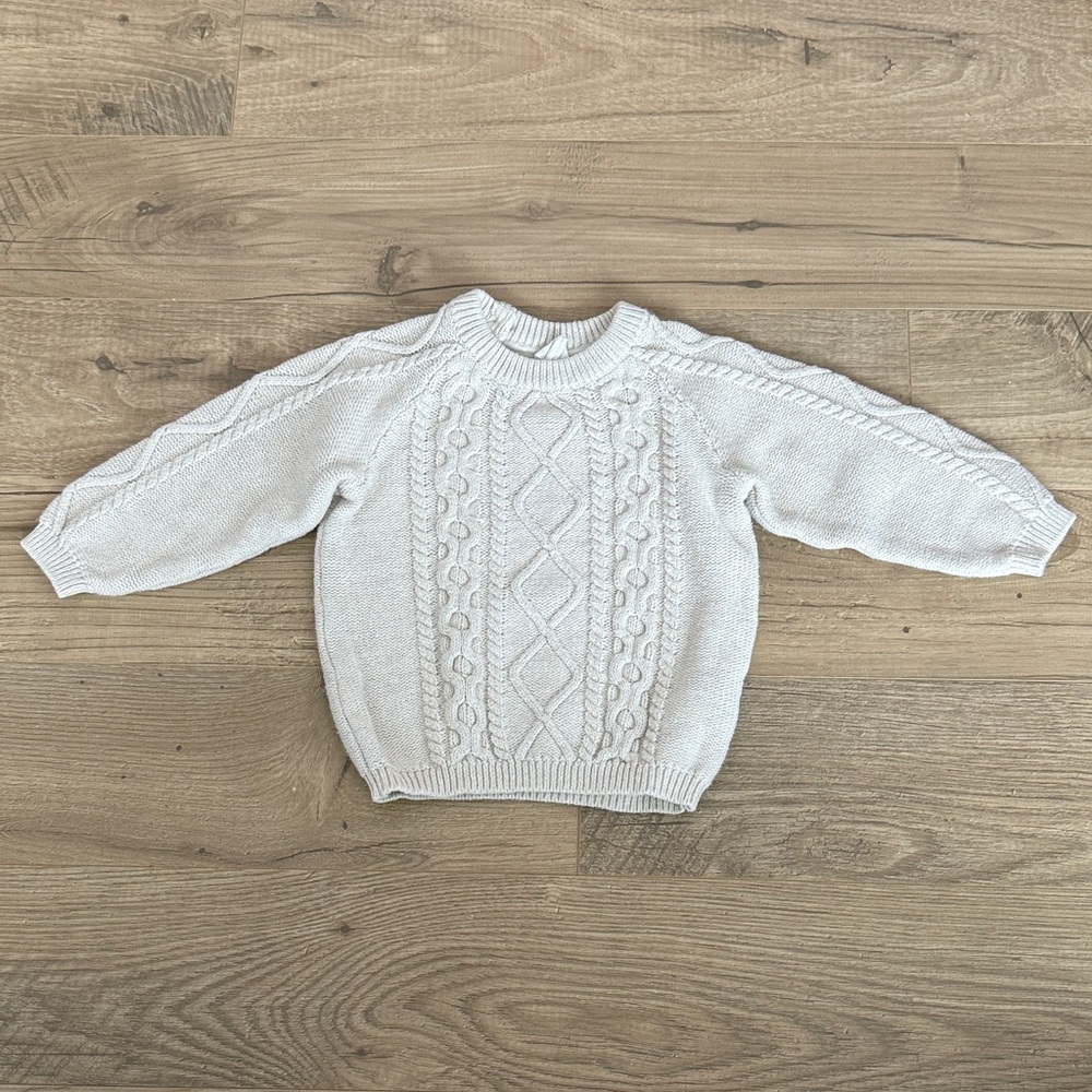 5/$25: H&M Cream Cable Knit Sweater